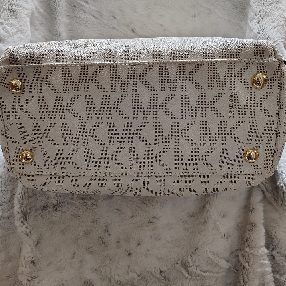 Michael Kors Harper North South Signature Large Vanilla & Brown Logo Tote Bag - Picture 4 of 9